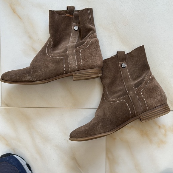 FRYE & CO Suede Booties - Picture 3 of 10